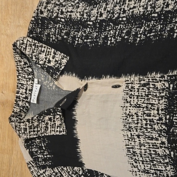 Habitat Button Down Abstract Oversized Top Sz L - Picture 2 of 9